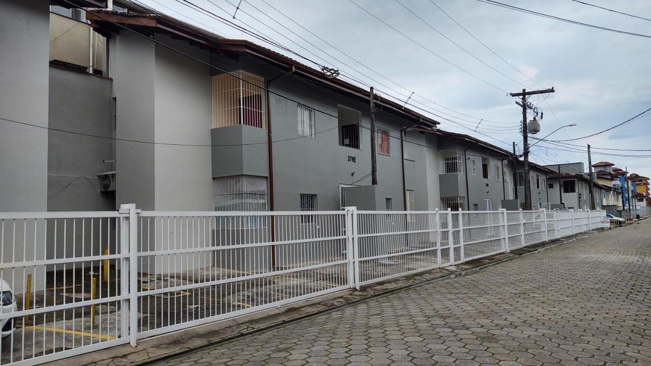 Apartamento Ubatuba - Praia Grande - 220M Da Praia Exterior foto
